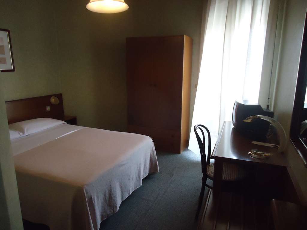 Hotel De La Ville Central Latina Cameră foto